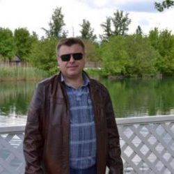 Парень. Приглашаю девушку погулять по центру Москвы Парень. Приглашаю девушку погулять по центру Москвы