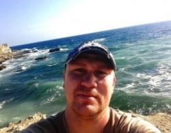 Парень, ищу девушку, сделаю куни Парень, ищу девушку, сделаю куни