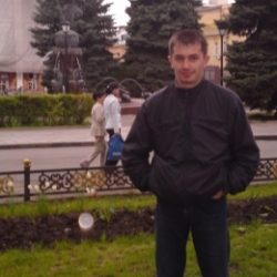 Симпатичный одинокий парень ищет девушку для занятия любовью Симпатичный одинокий парень ищет девушку для занятия любовью