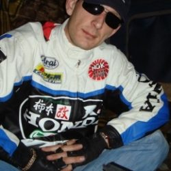 Парень, ищу пару девушек, ЖЖ в Вологде Парень, ищу пару девушек, ЖЖ в Вологде