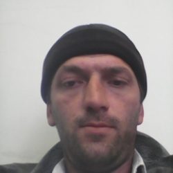 Парень, ищу постоянную скайп партнершу для совместных фантазий Парень, ищу постоянную скайп партнершу для совместных фантазий