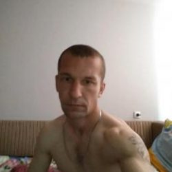 Парень, ищу девушку для вирта, можно в скайпе Парень, ищу девушку для вирта, можно в скайпе