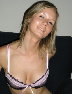 Сладенькая киска встретится с мужчиной в Вологде Сладенькая киска встретится с мужчиной в Вологде