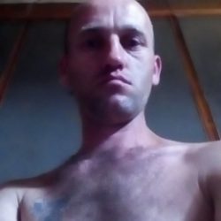 Парень, ищу девушку, помогу расслабиться Парень, ищу девушку, помогу расслабиться